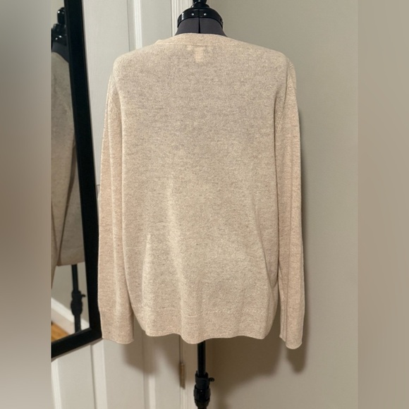 Gently Worn Nordstrom Cream Cashmere Crew Neck Sweater - Picture 3 of 3